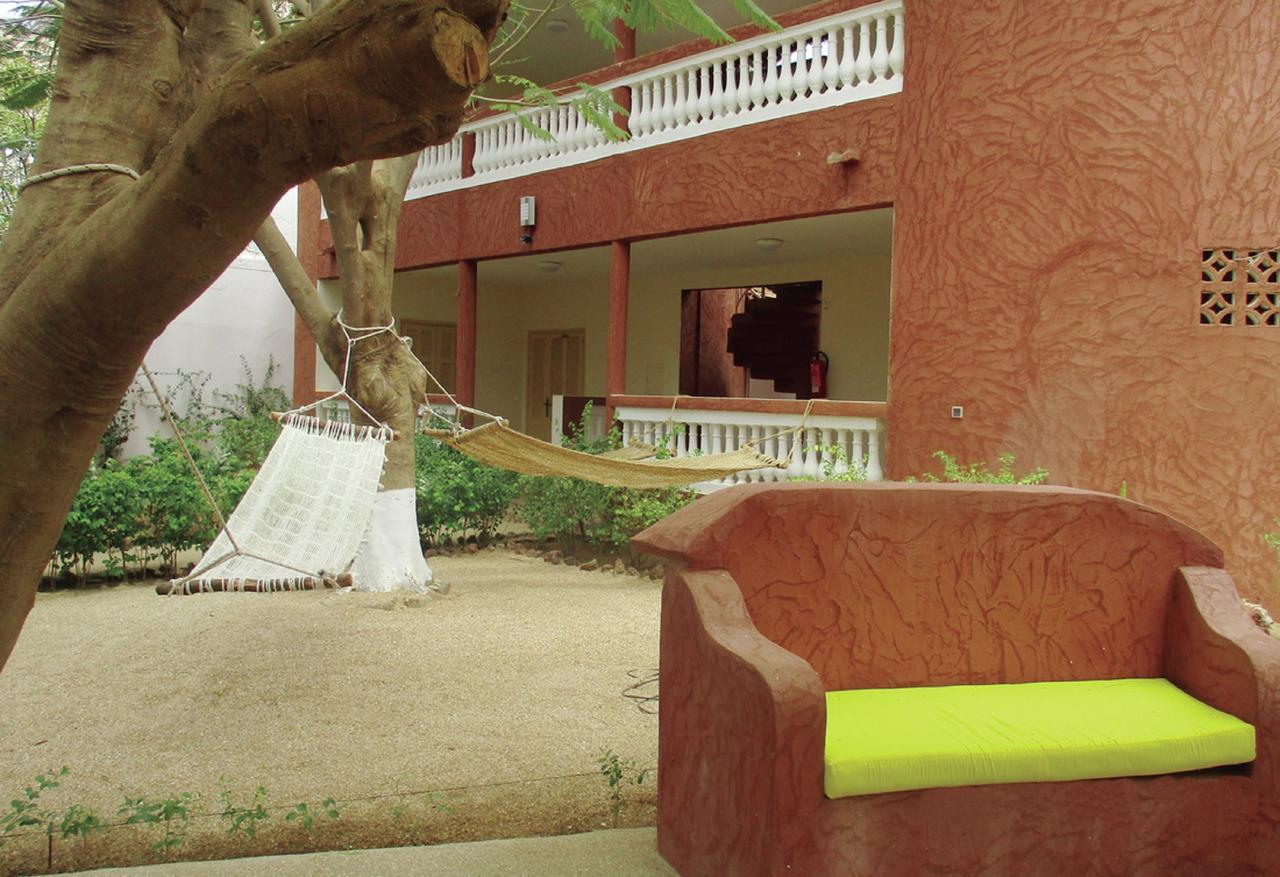Le Lion Dort Hotel Somone Esterno foto