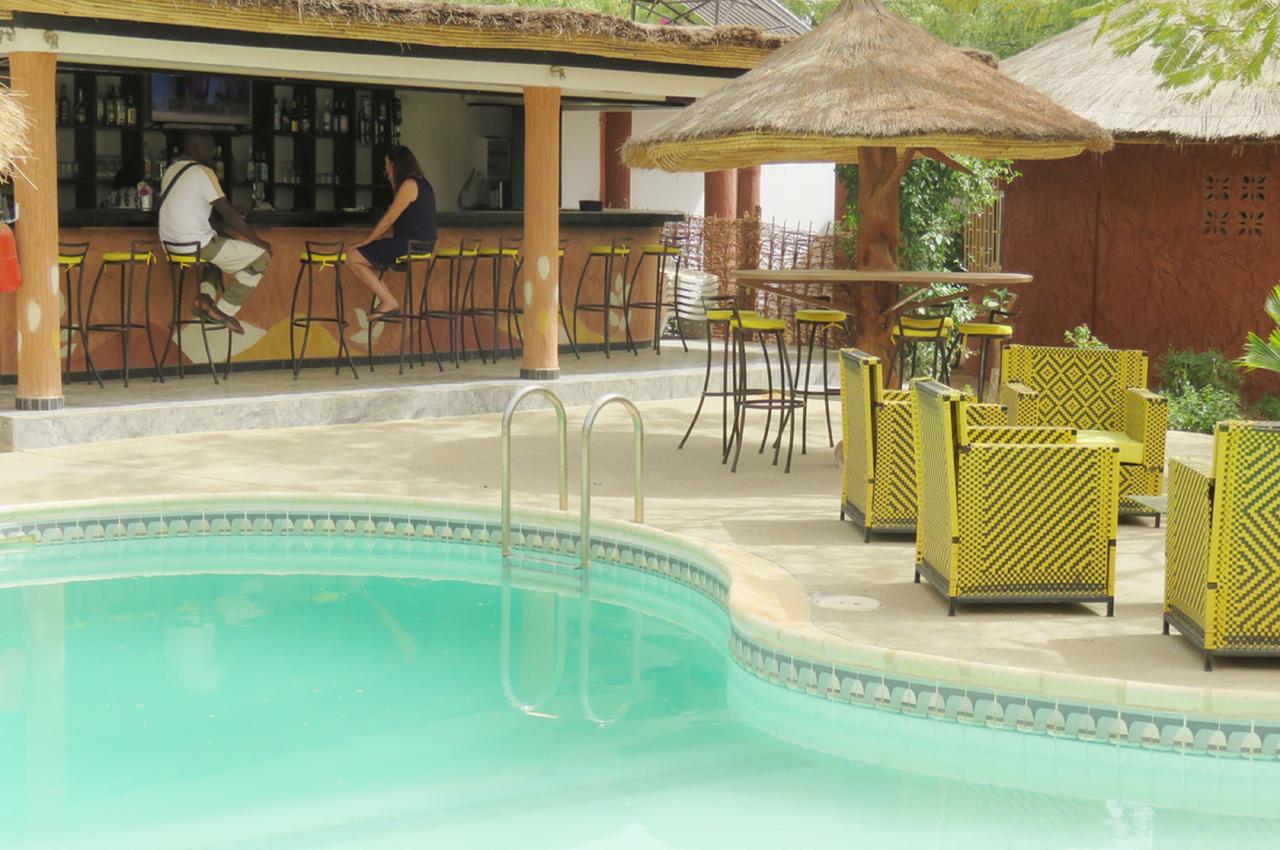 Le Lion Dort Hotel Somone Esterno foto