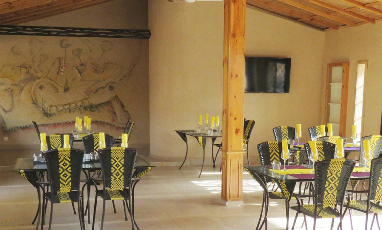Le Lion Dort Hotel Somone Esterno foto
