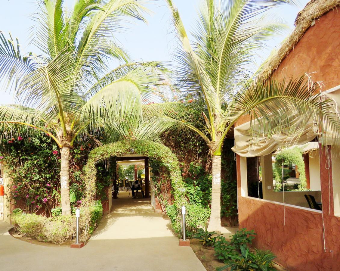 Le Lion Dort Hotel Somone Esterno foto