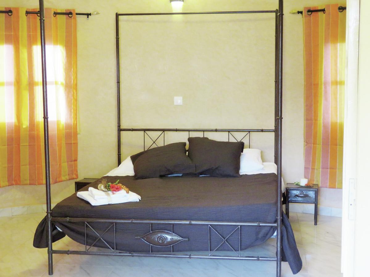 Le Lion Dort Hotel Somone Esterno foto